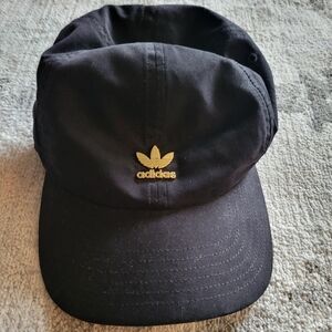 Kids' adjustable Adidas black and gold cap